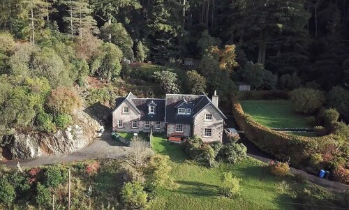 3 Bed House - Mountain Views, Bbq, Firepit