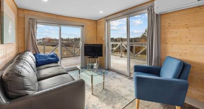 Cozy Cabin in Oyster Bed Bridge - Minutes to beaches and golf courses!