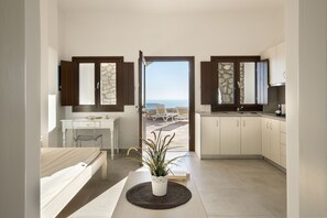 Iron/ironing board, WiFi, bed sheets, wheelchair access - Villa - Sleeps 5 - Private Heated Pool-Parking (Pyrgos)