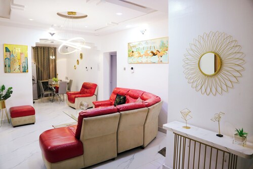 Peaceful 2-bedroom apartment with AC in vibrant Ibadan