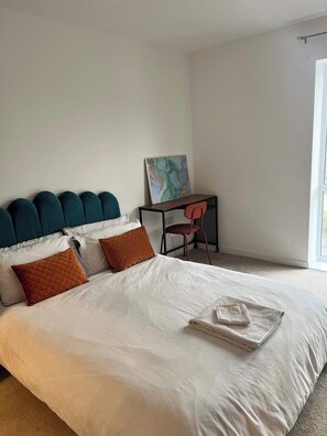 2 slaapkamers, een strijkplank/strijkijzer, wifi, beddengoed