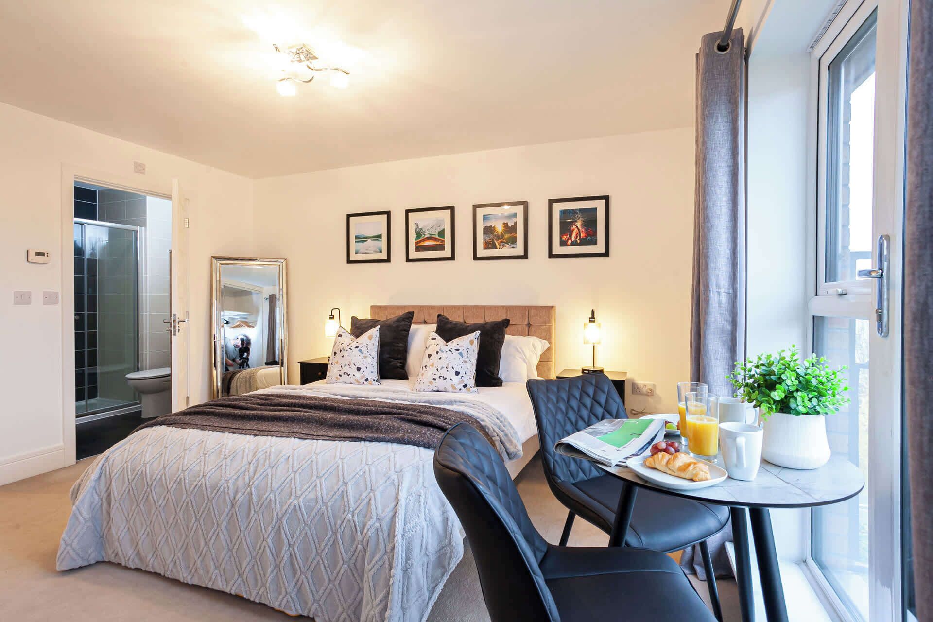 Iron/ironing board, Internet, bed sheets