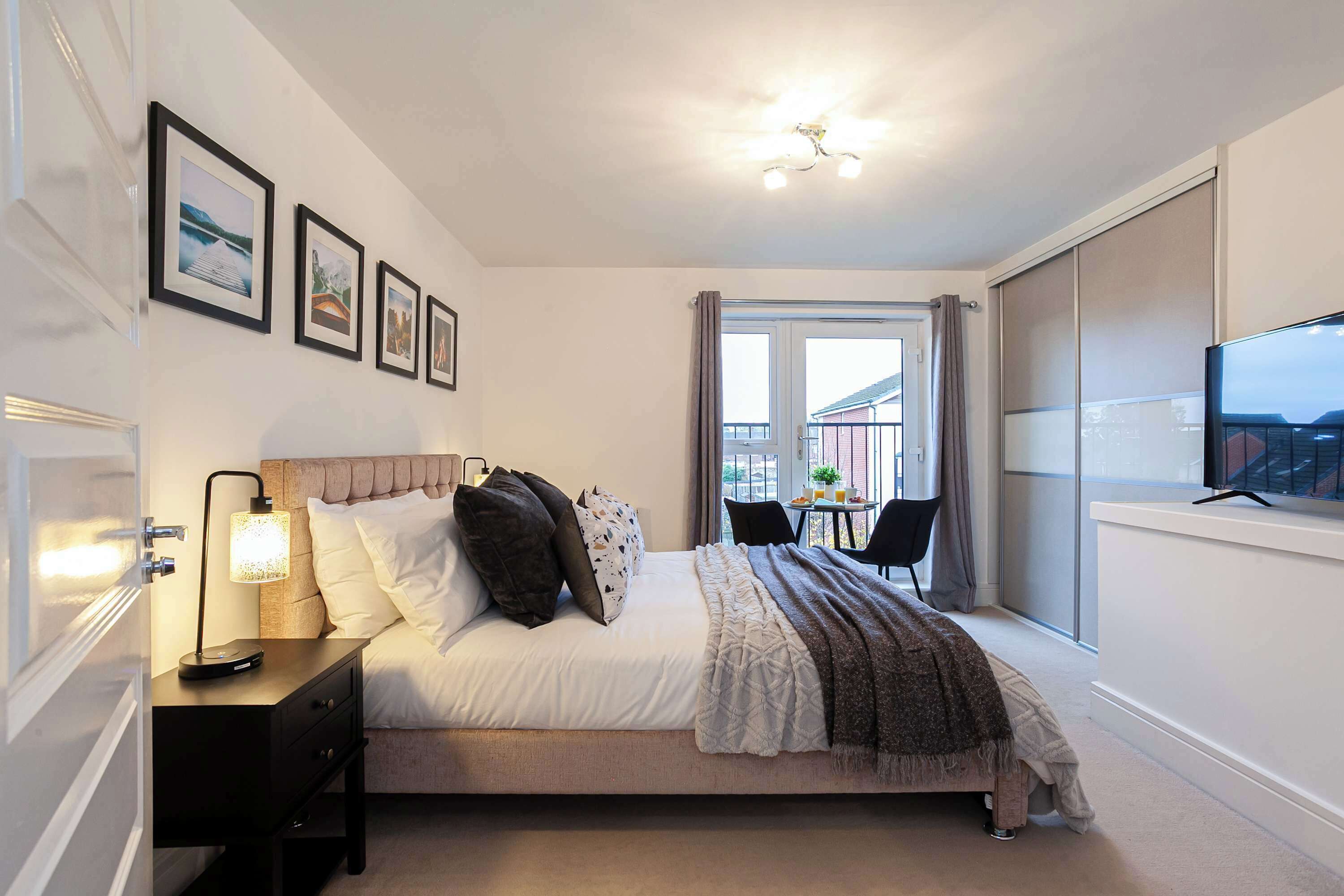 Iron/ironing board, internet, bed sheets