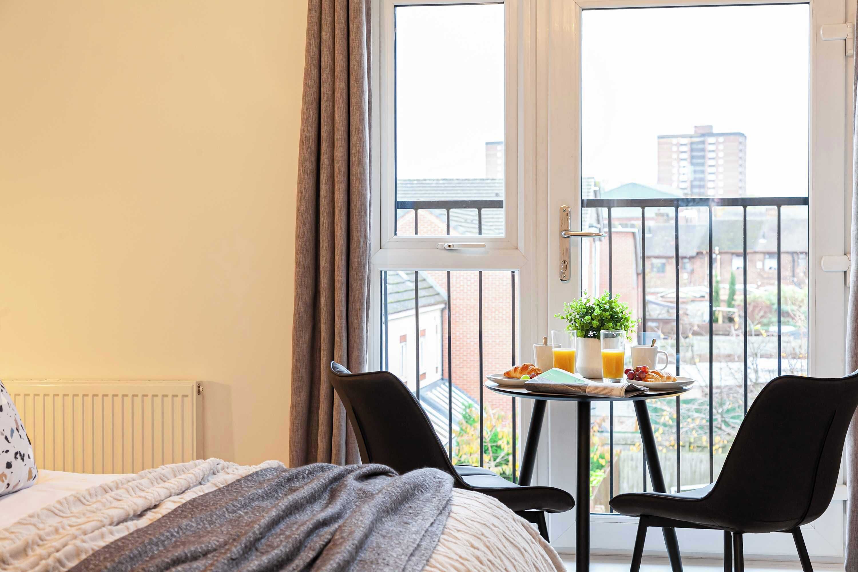 Iron/ironing board, internet, bed sheets