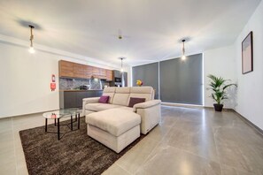Living area - Kuya Suite No.4 / Central / Terrace (Swieqi)