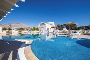 Pool - Studio in a Hotel - Stay2 - BlackBeach - Breakfast (Perivolos)