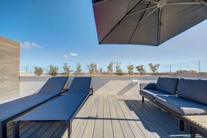 Terrace/patio - Kuya Penthouse Suite / Heated Pool / City View (Swieqi)