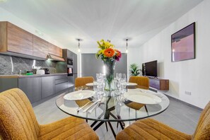 Dining - Kuya Penthouse Suite / Heated Pool / City View (Swieqi)