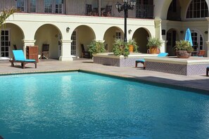 Pool - 2 Suite with Pools, Hot Tub & Bar, Close to Rio Grande & Local Shops (Laredo)