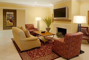 TV - 2 Suite with Pools, Hot Tub & Bar, Close to Rio Grande & Local Shops (Laredo)