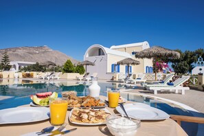Indoor pool - 1- bed apt near black beach-Sleeps 4-Parking (Perivolos)