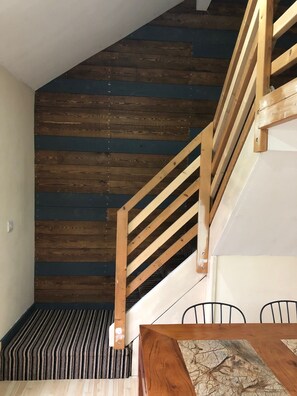 Dining - Retro and Quirky 3 Bedroom Apartment (Birmingham)