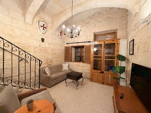 TV - Seafront Castle / Sliema Ferries / Side Sea View (Sliema)