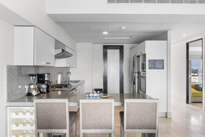 Fridge, microwave, oven, stovetop - Dream Escape with Oceanview, Free Shuttle (Puerto Vallarta)