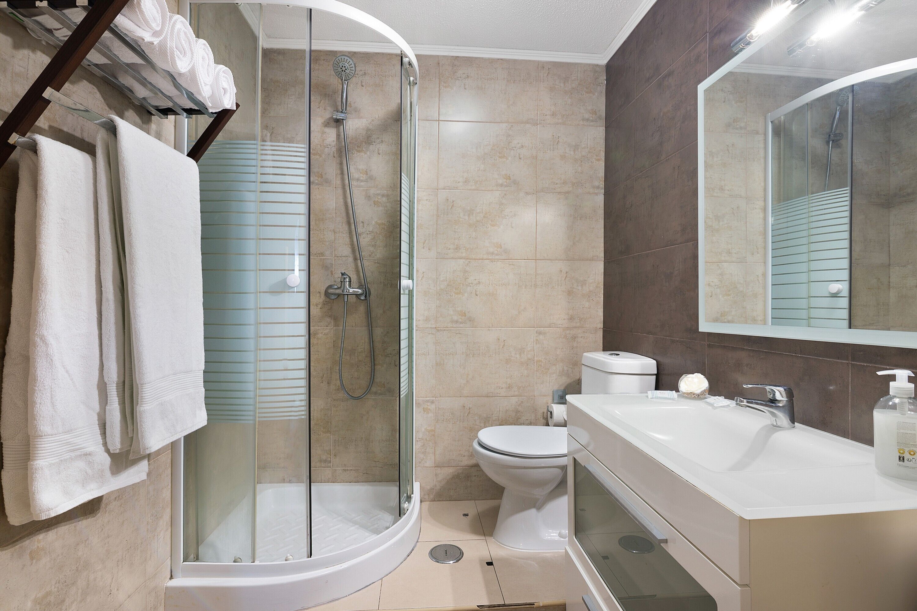 Shower, towels