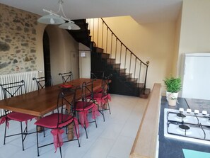 Dining - Vrbo Property (Moncoutant-sur-Sèvre)