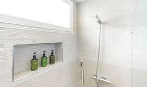 Hair dryer, towels, soap, toilet paper - Modern Caribbean Stay Coral Azul 304 (Dominicus)