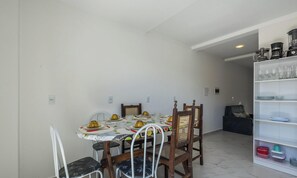 Dining - House w/ BBQ 300m From the Beach Fjz0003 (Picarras)