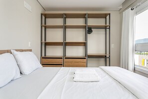 1 habitación, tabla de planchar con plancha, internet y ropa de cama 