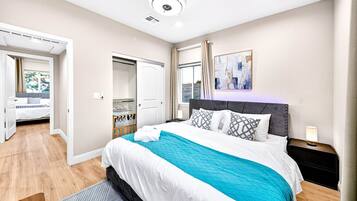 Iron/ironing board, WiFi, bed sheets