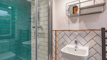 Shower, towels, toilet paper