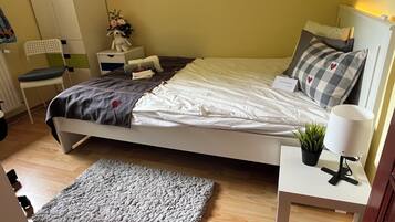 3 chambres, coffres-forts dans les chambres, bureau