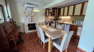 雪櫃、微波爐、焗爐、爐具