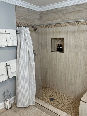 Hair dryer, towels, soap, toilet paper - Luxury Home Away From Home (Jackson)
