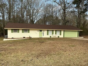 Exterior - Luxury Home Away From Home (Jackson)