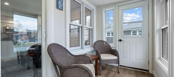 Turkey Point Cottage steps from Beach