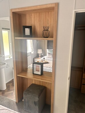 3 slaapkamers, een strijkplank/strijkijzer, wifi, beddengoed