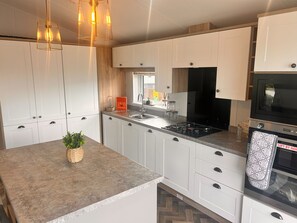 Unclassified image, 5 of 18, button - 3-bedroom lodge on Parkdene's award winning Southview, Skegness (Skegness)