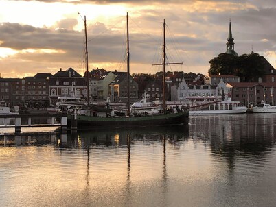 Rural idyll on the edge of the village with sweeping views, not far from Kappeln