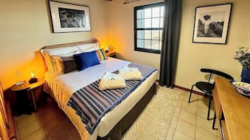 BĂŒgeleisen/BĂŒgelbrett, WLAN, BettwĂ€sche