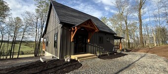 New Mountain Cabin, dark skies, and great views!