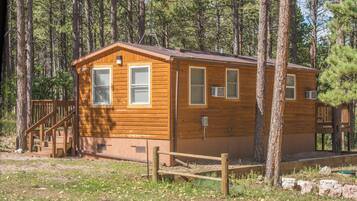 Deluxe Cabin, 1 King Bed with Sofa bed, Kitchen | Exterior