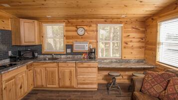 Deluxe Cabin, 1 King Bed with Sofa bed, Kitchen | Private kitchen