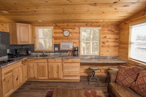Cabin Deluxe, 1 giường cỡ king và sofa giường, bếp | Bếp riêng