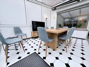 Outdoor dining - sleepWELL-Nordhorn III - Großes und Modernes Haus (Nordhorn)