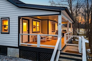 Terrace/patio - Serene Fairview Escape (Fairview)