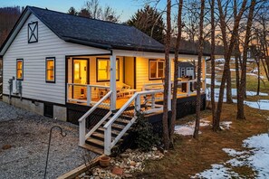 Exterior - Serene Fairview Escape (Fairview)