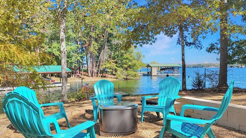 Watts Barr Waterfront Retreat!