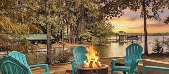 Watts Barr Waterfront Retreat!