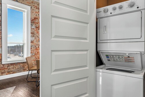 Stunning Luxury Industrial Vintage 1 Bedroom Apartment