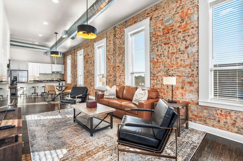 Stunning Luxury Industrial Vintage 1 Bedroom Apartment