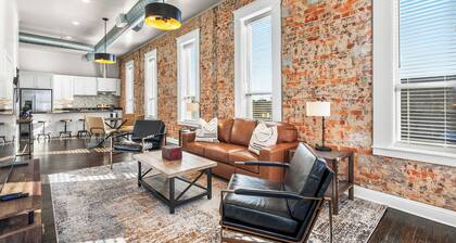 Stunning Luxury Industrial Vintage 1 Bedroom Apartment