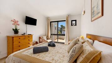 Fer et planche Ă repasser, Wi-Fi, draps fournis