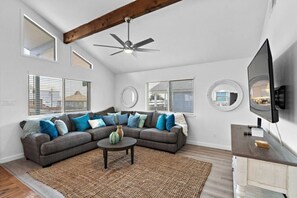 TV, video games, table football, ping pong - Canal Home with Two Docks and Large Gameroom (Surfside)