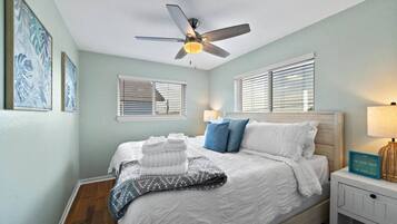 Desk, iron/ironing board, travel cot, WiFi