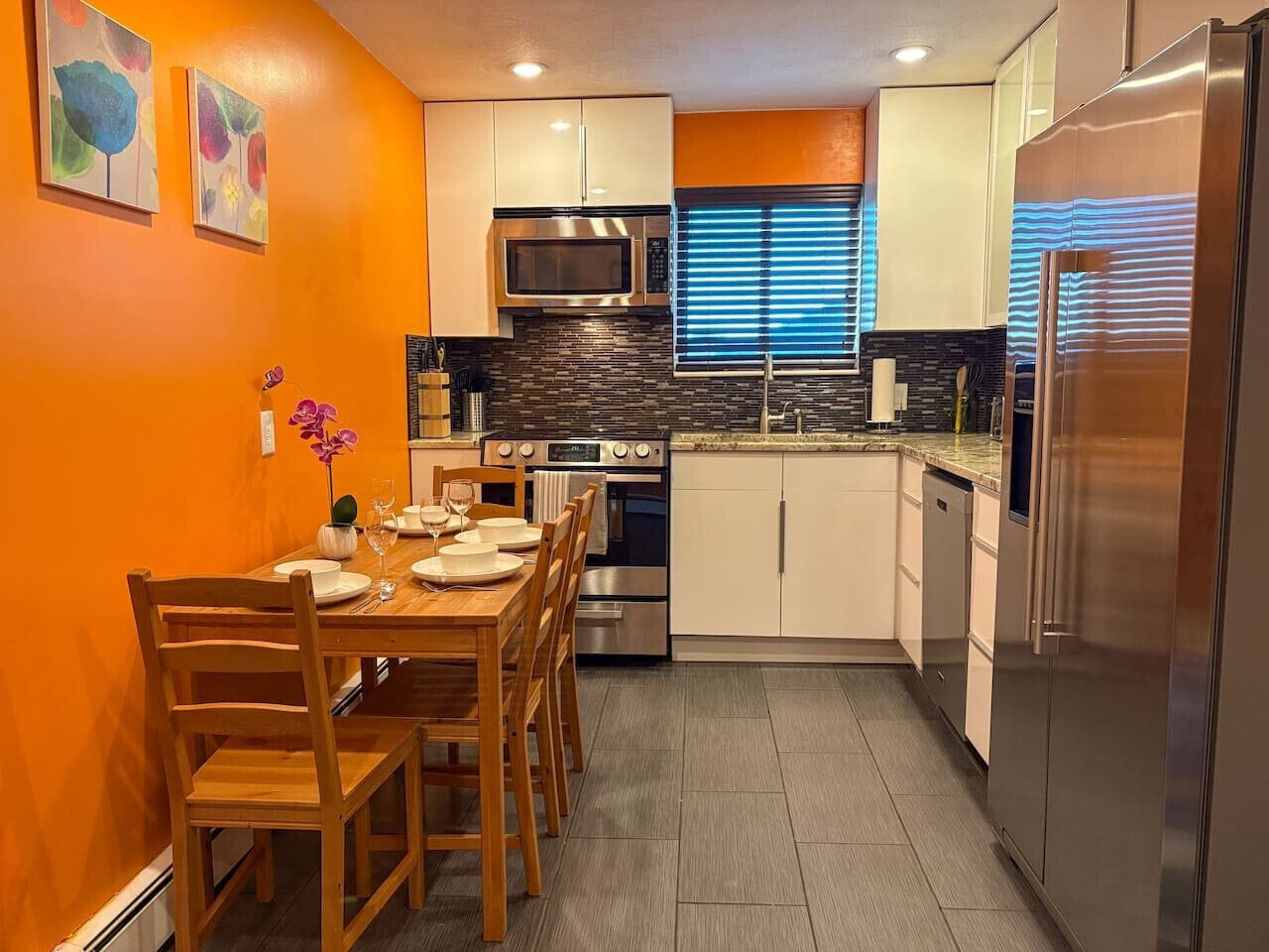 Refrigerador, microondas, horno, placa de cocina